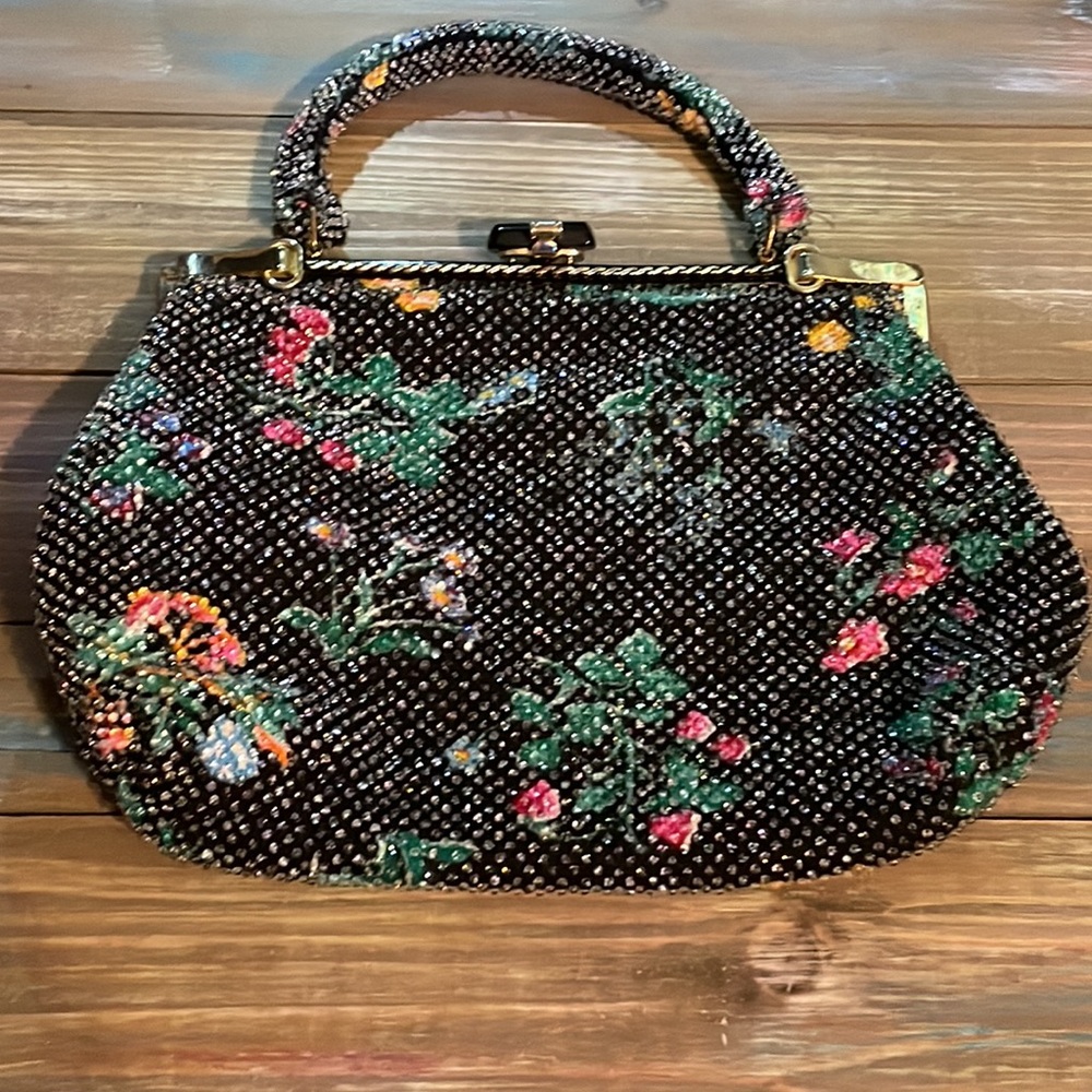 👛 SOLD Vintage Beaded Evening Bag - Picture 3 of 16